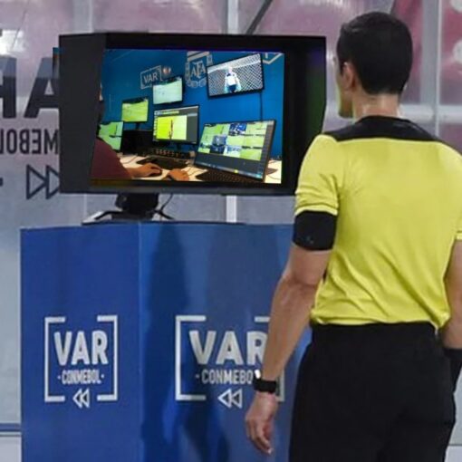 [SOLUCIÓN] Para terminar con las polémicas, a partir de la próxima fecha se implementará el VAR del VAR. ...