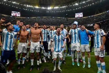 [UN ESPEJO PARA LOS ARGENTINOS] Por qué la sociedad argentina no puede patear una pelota y ser económicamente los mejores del mundo como lo ...