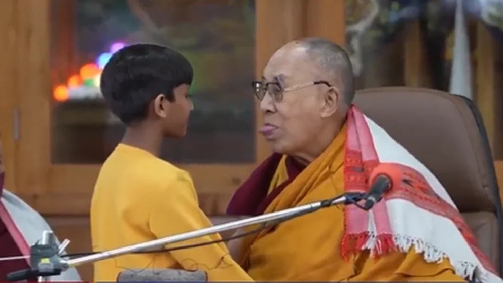[MEA CULPA] El Dalai Lama hizo una fuerte autocrítica: “Me equivoqué, esas cosas no se hacen en público”. ...